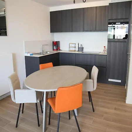 In Near The Marina Daire