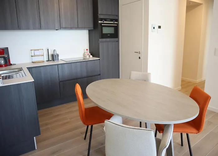 아파트 In Near The Marina